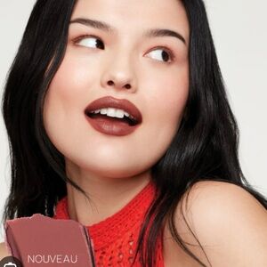 Saie Lip Blur Matte Blurring Lipstick nouveau